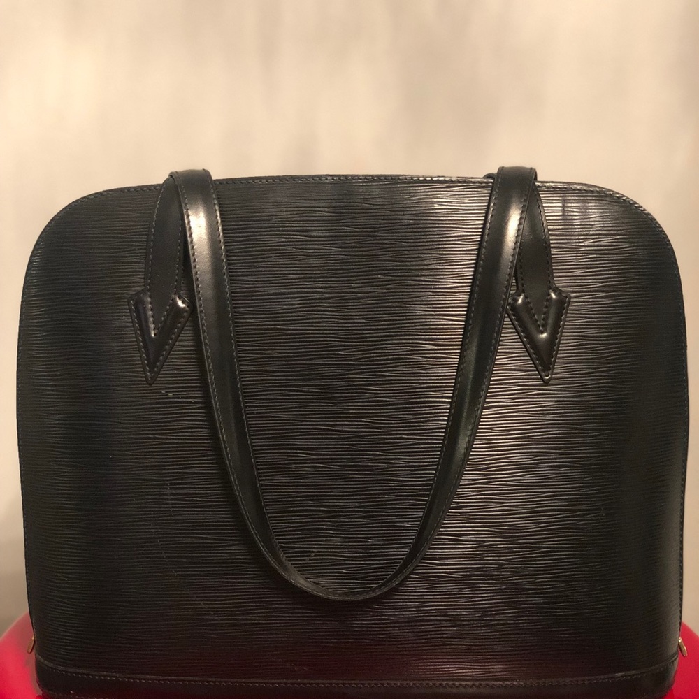 Louis Viutton Black Epi Leather Lussac
